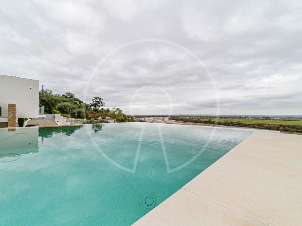 Maison de 4 pièces de luxe en vente à Santarém, Portugal 128621899