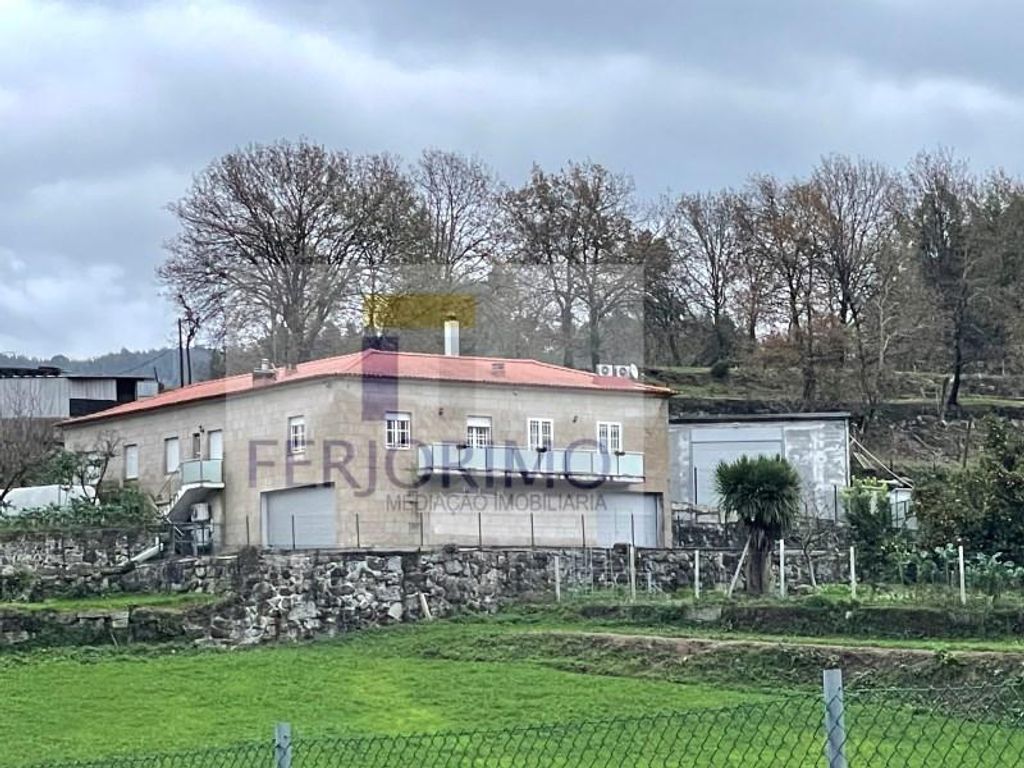 Prestigioso casale di 583 mq in vendita Guimarães, Portogallo