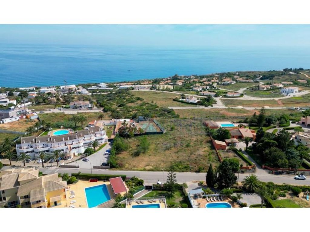 Landgoed oppervlakte 7080m2 hectare te koop in Montinhos da Luz, Lagos