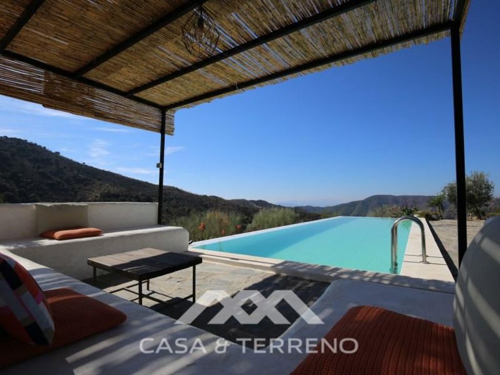 Luxury Villa for sale in Olias, Málaga, Andalusia 129387184