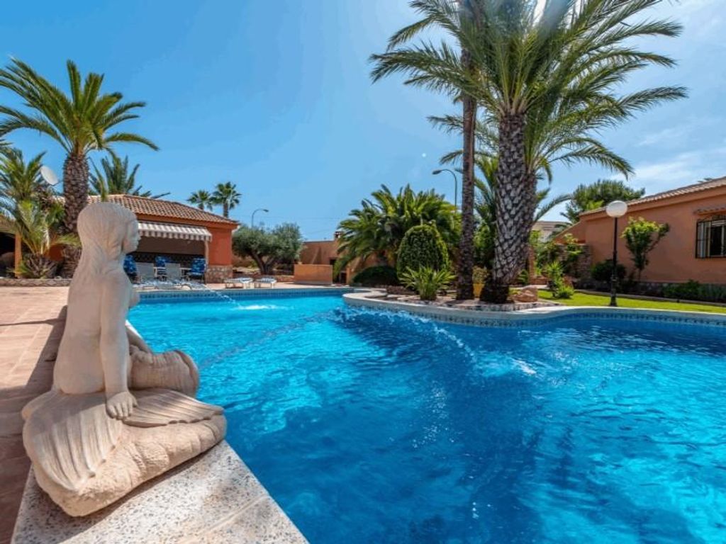 LuxusHaus mit 314 m2 zu verkaufen San Luis, Torrevieja, Provinz