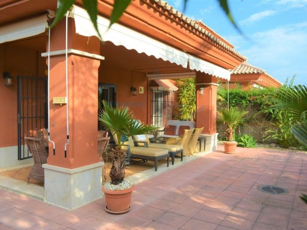 4 bedroom luxury House for sale in Santa Clara, Marbella, Malaga