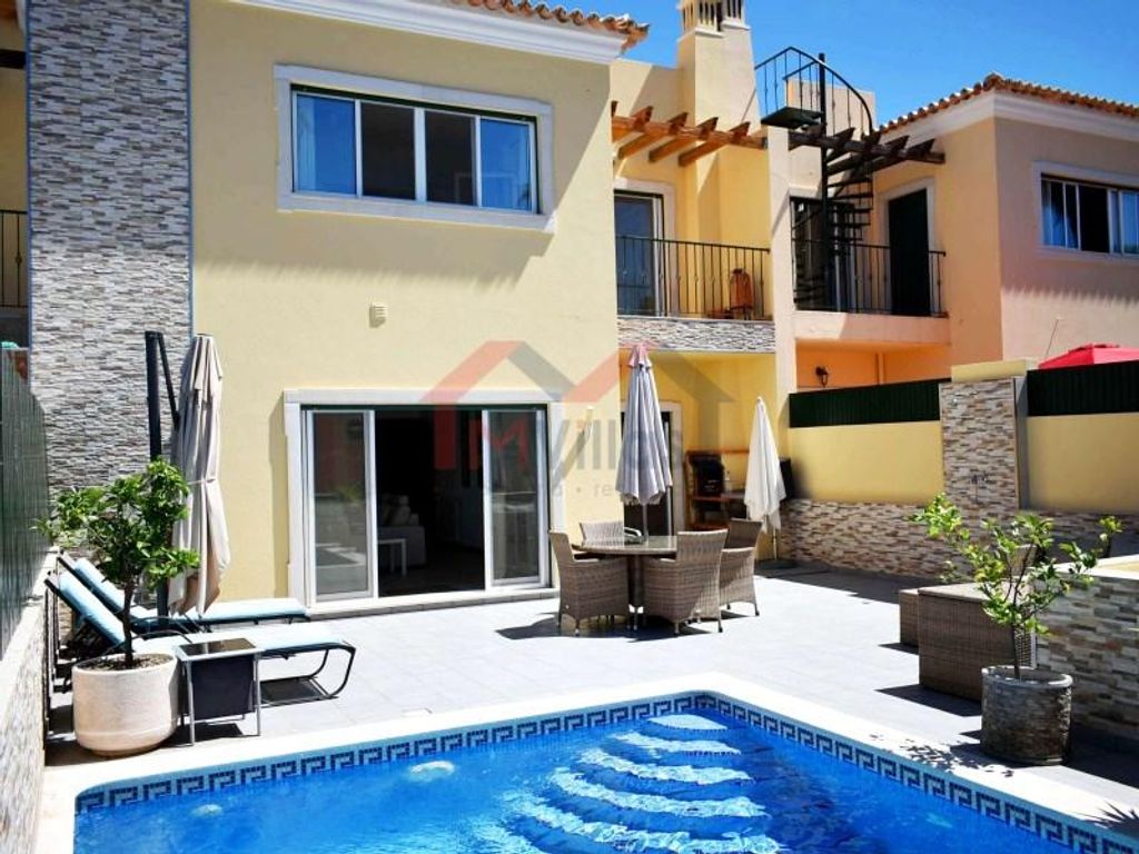 4 bedroom luxury Semidetached House for sale in Santa Barbara de Nexe