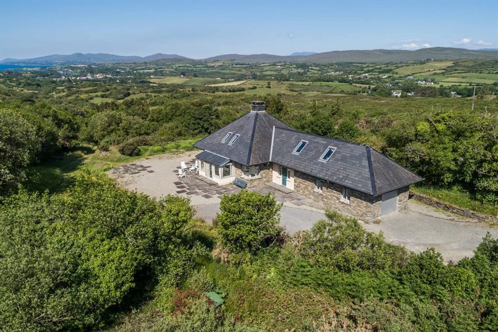 4 bedroom luxury House for sale in Durrus, Munster 118195325