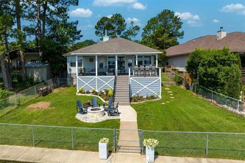 LuxusHaus zu verkaufen Gun Barrel City, Texas 128999704