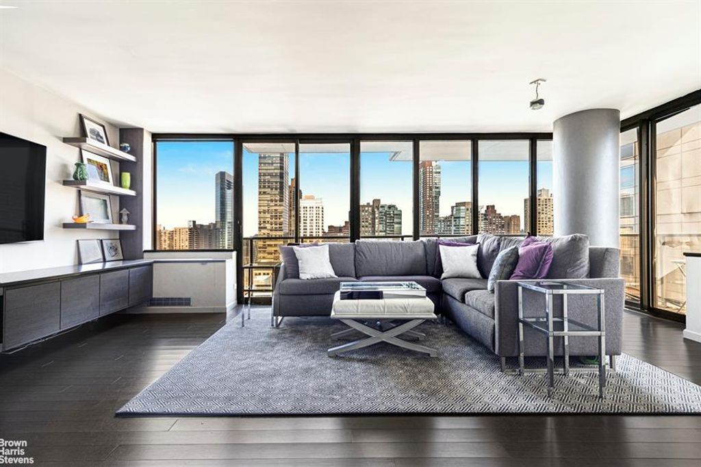 luxury flat for sale in new york, united states