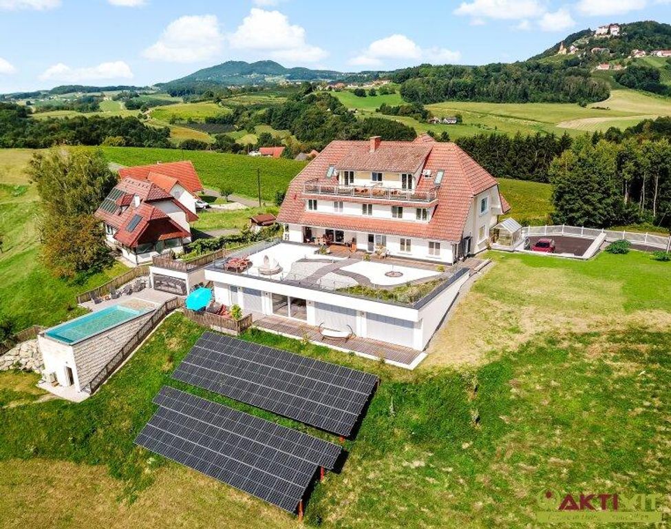 13 room luxury House for sale in Kapfenstein, Styria 127910397
