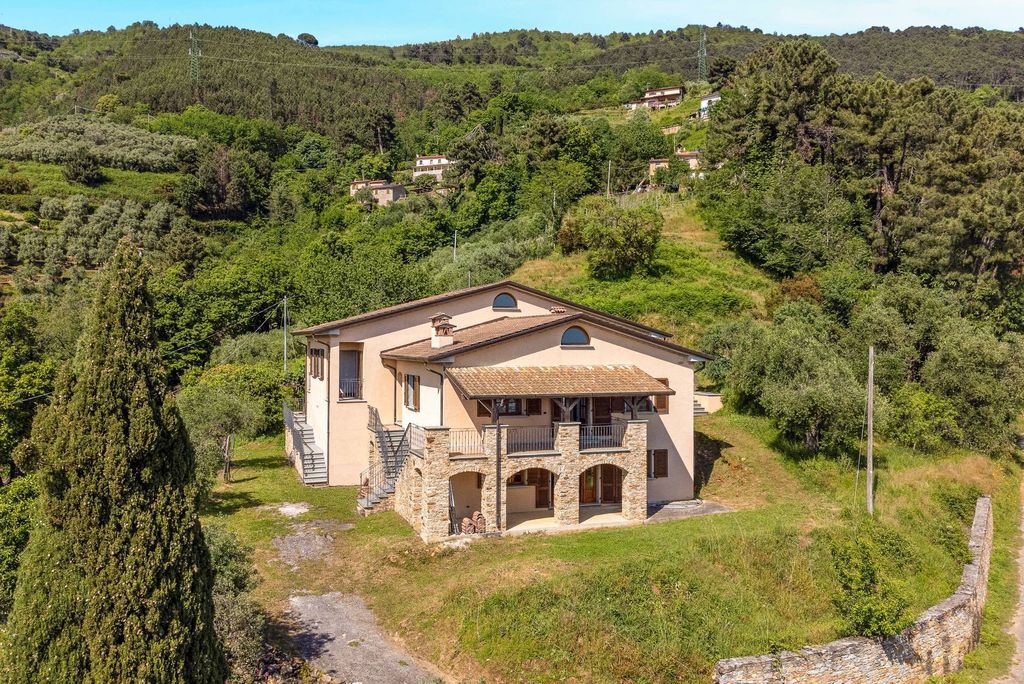Prestigiosa villa di 325 mq in vendita, Via Pescino, Pietrasanta, Toscana
