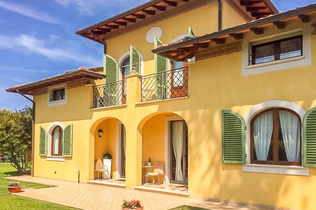 Villa di 230 mq in vendita Via Scassicarli, Forte dei Marmi, Lucca, Toscana