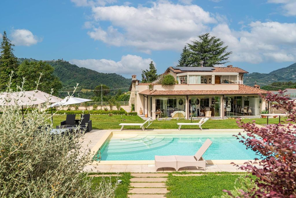 Prestigiosa villa di 500 mq in vendita, Via dei Marchetti, Camaiore, Lucca, Toscana