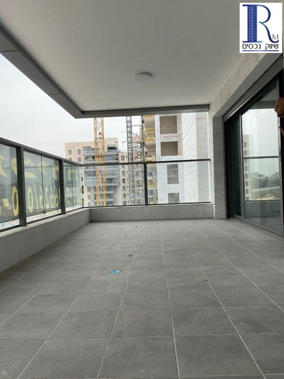5 room luxury Apartment for sale in Holon, Israel 128934042
