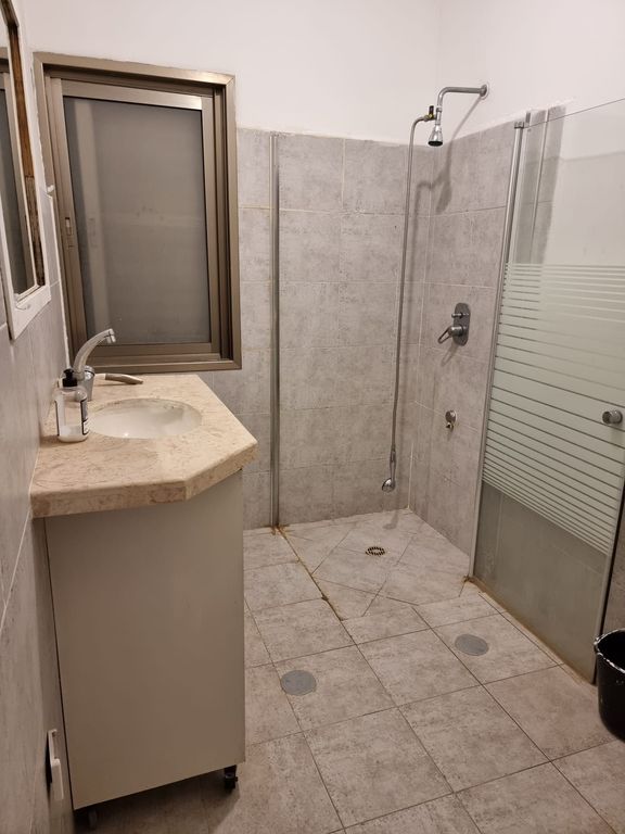 Luxuriöses Haus zu verkaufen in Tel Mond, Central District 124381605