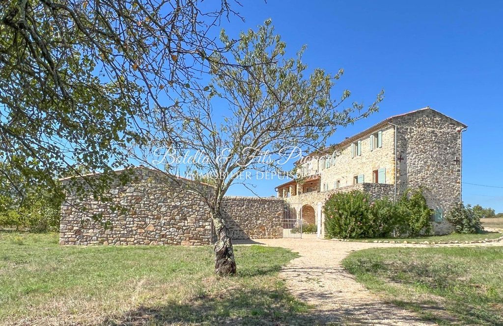 Villa de 9 pièces de luxe en vente Barjac, France - 128754824