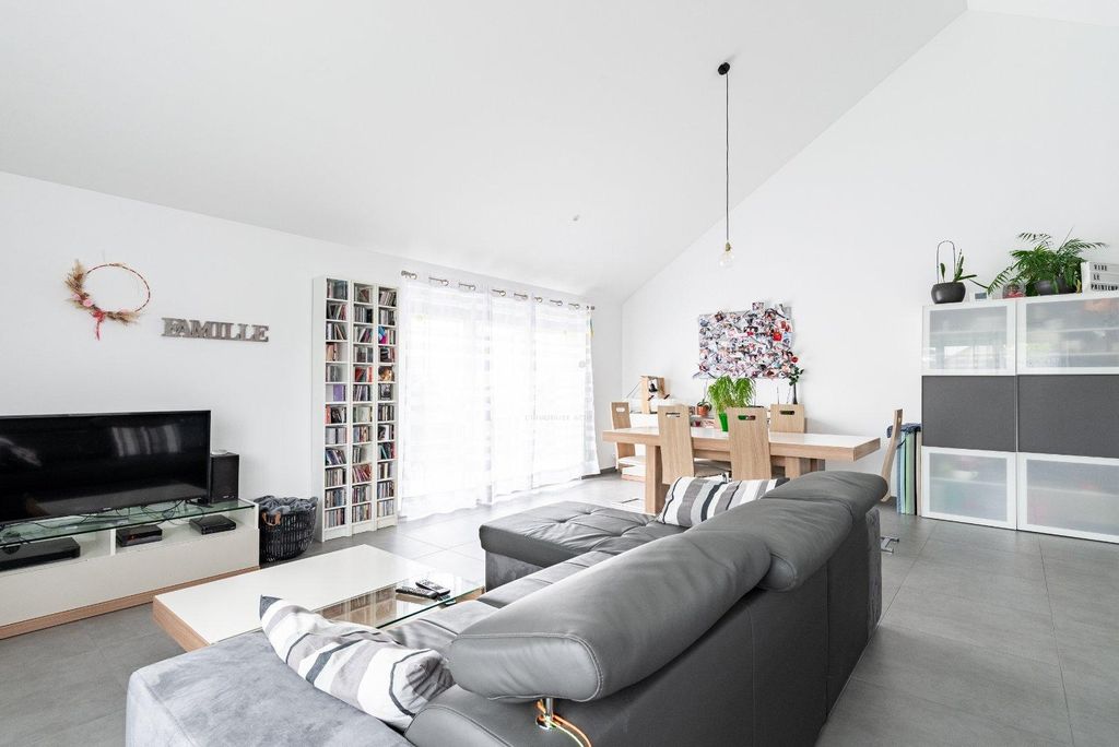 5 bedroom luxury Villa for sale in SaintApollinaire, France