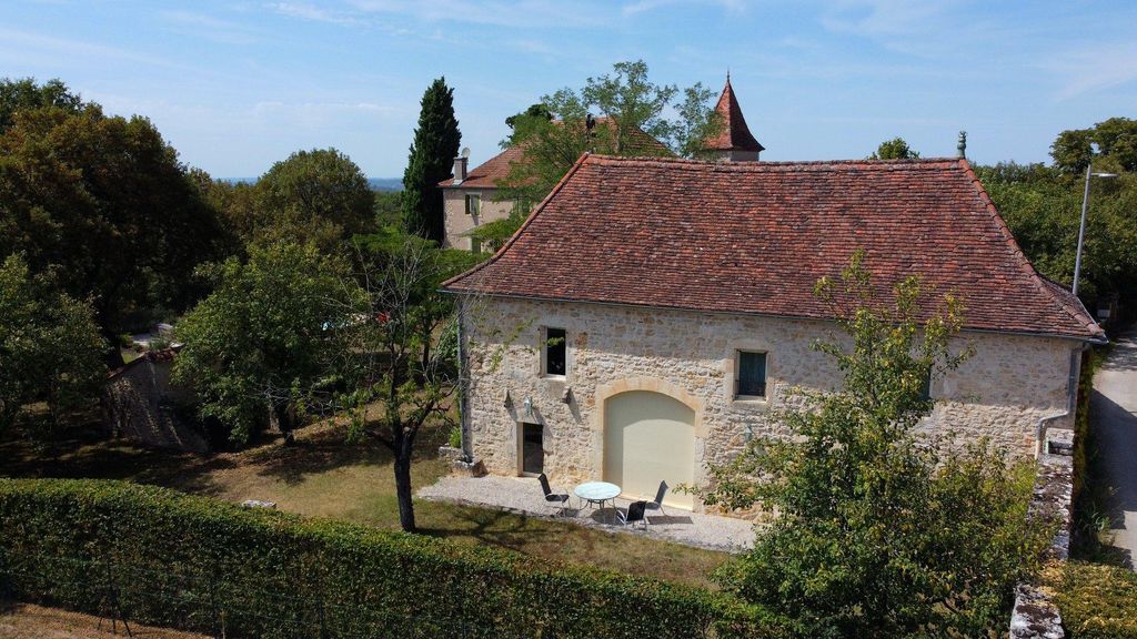 9 room luxury Villa for sale in SaintCirqLapopie, Occitanie