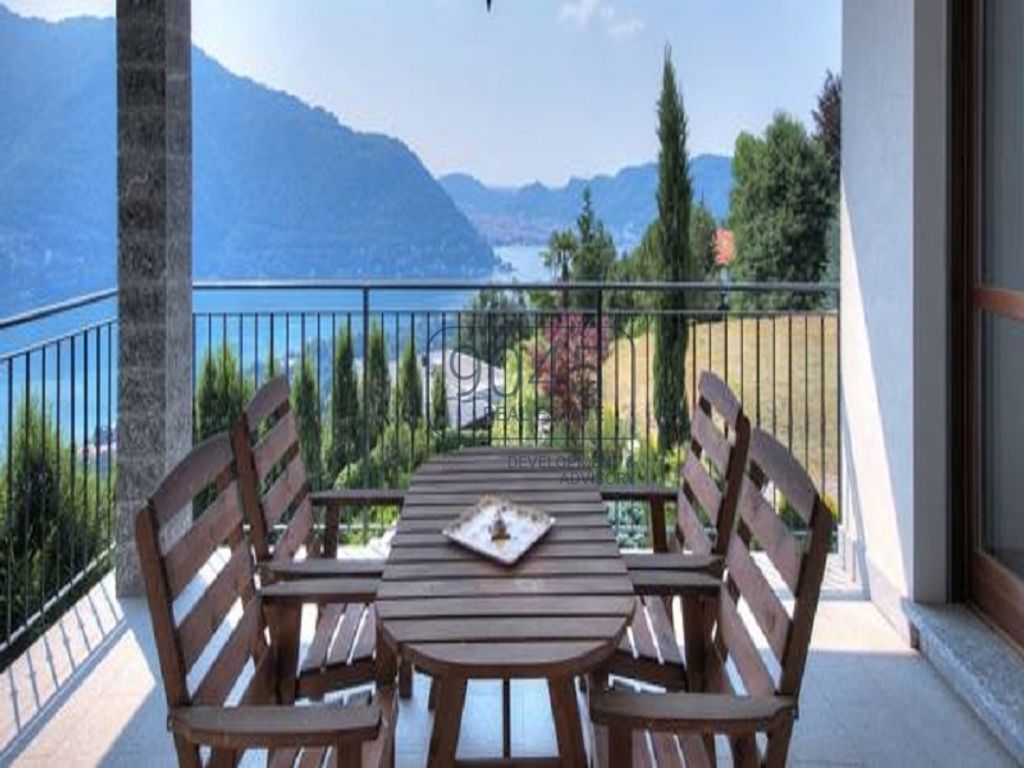 Prestigiosa villa di 450 mq in vendita, Cernobbio, Lombardia