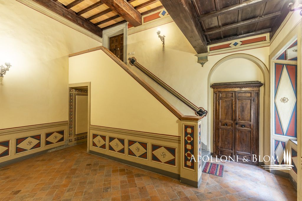 15 room luxury Apartment for sale in Via degli Innocenti, 10, San Gimignano, Tuscany - Vista 4