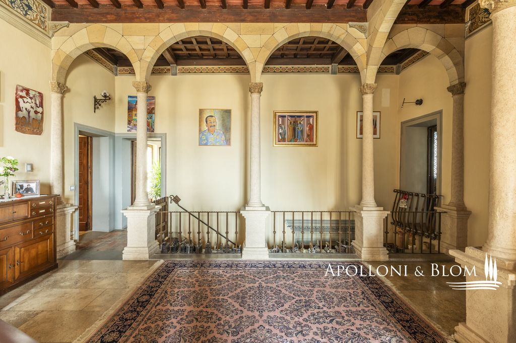 15 room luxury Apartment for sale in Via degli Innocenti, 10, San Gimignano, Tuscany - Altro