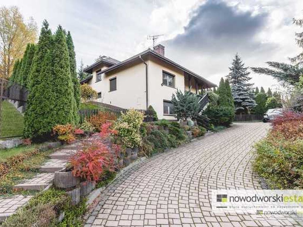 8 room luxury House for sale in Zakamycze, Kraków, Lesser Poland