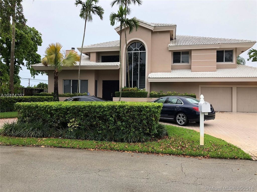 5 room luxury House for sale in 1760 NE 197th Ter, Miami, FL 33179