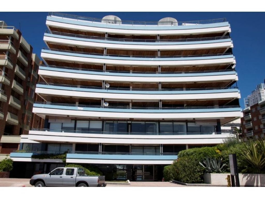 Недвижимость - Edificio Portofino Rambla Gral. Artigas Piso 5 Dpto 01, Punta  del Este, Departamento de Maldonado - 26181221 - LuxuryEstate.com