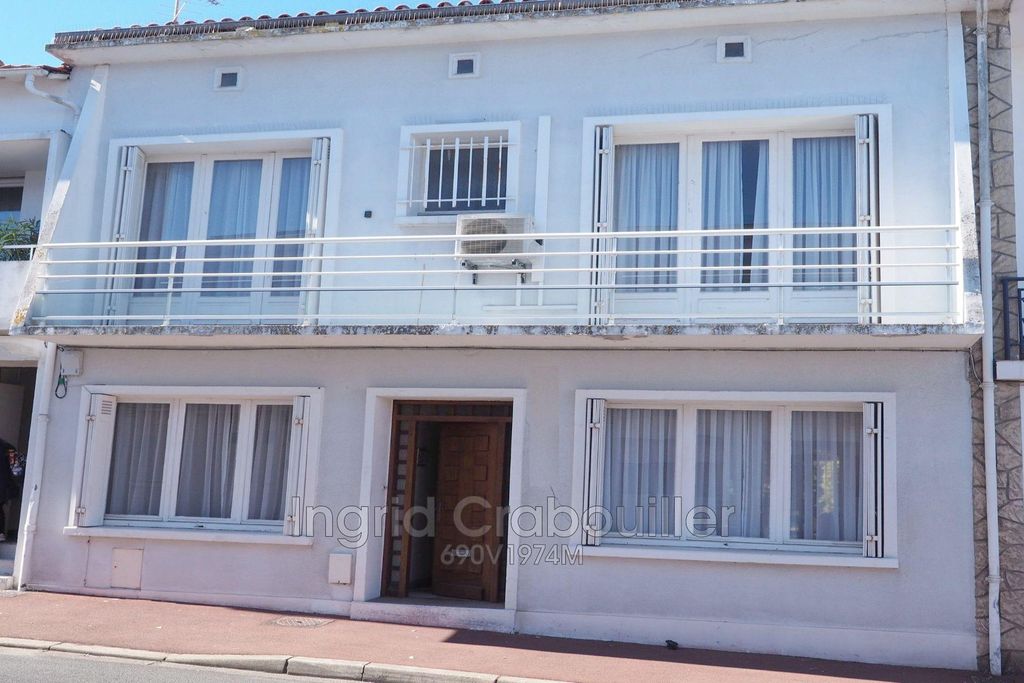 6 room luxury Villa for sale in Royan, France 128084768