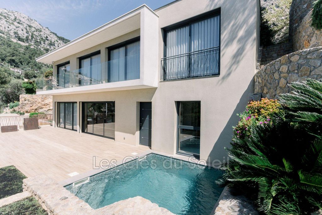 8 room luxury Villa for sale in Toulon, France 128959430