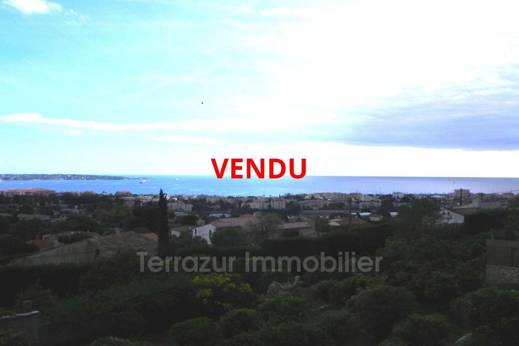 10 room luxury Villa for sale in GolfeJuan, France 77586385