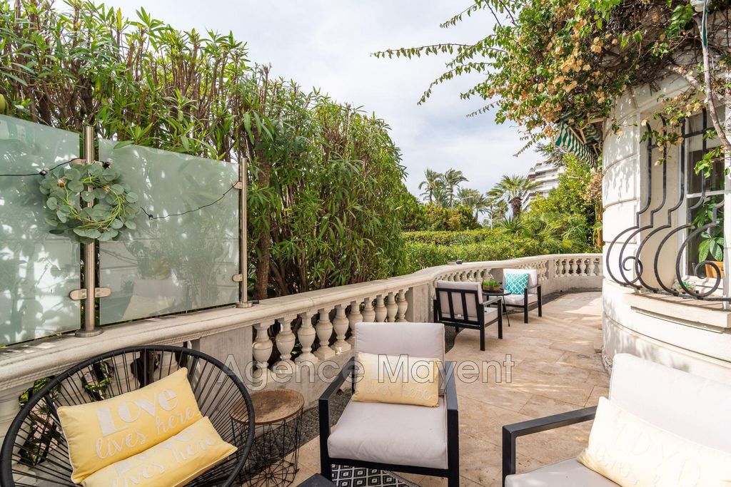 LuxusApartment mit 3 Zimmern zu verkaufen in Cannes, ProvenceAlpes