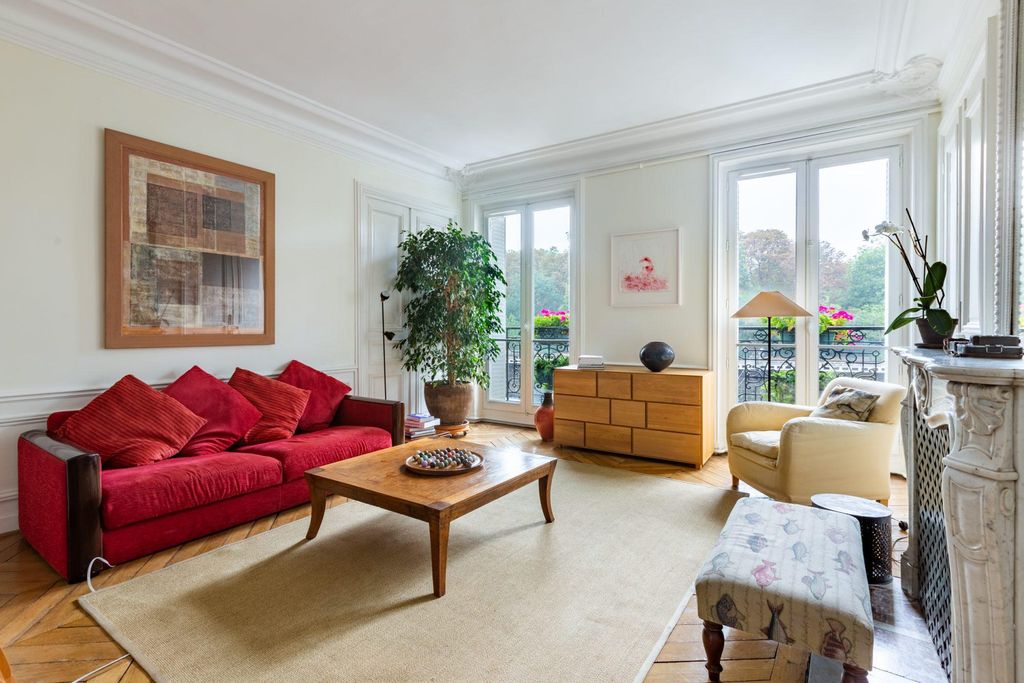 3 bedroom luxury Flat for sale in Monceau, Courcelles, Ternes, Paris
