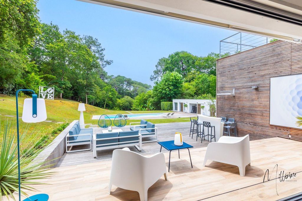 6 bedroom luxury House for sale in Biarritz, France 128912356