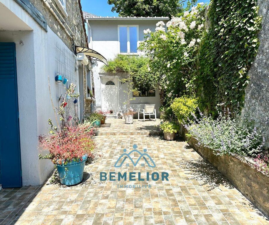 6 room luxury House for sale in Bailly, France 128920876