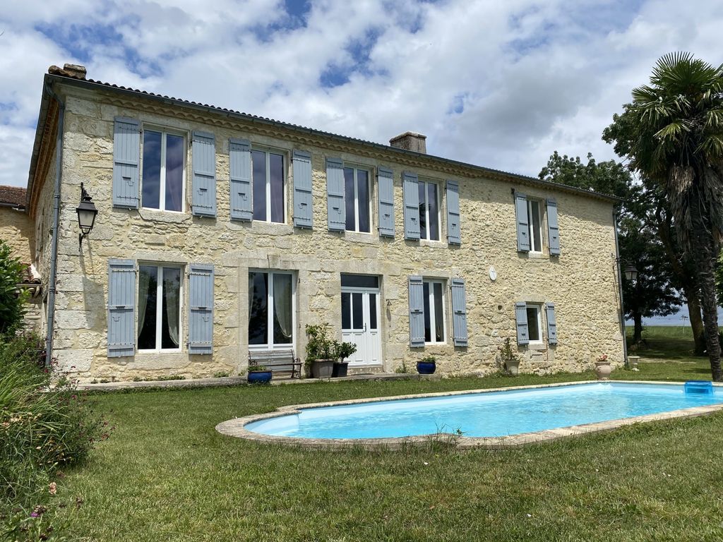 4 bedroom luxury House for sale in Condom, France 111115005
