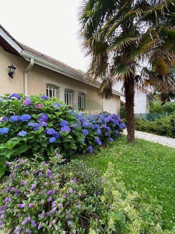 Prestigieuse Maison en vente Pau, NouvelleAquitaine 129084722