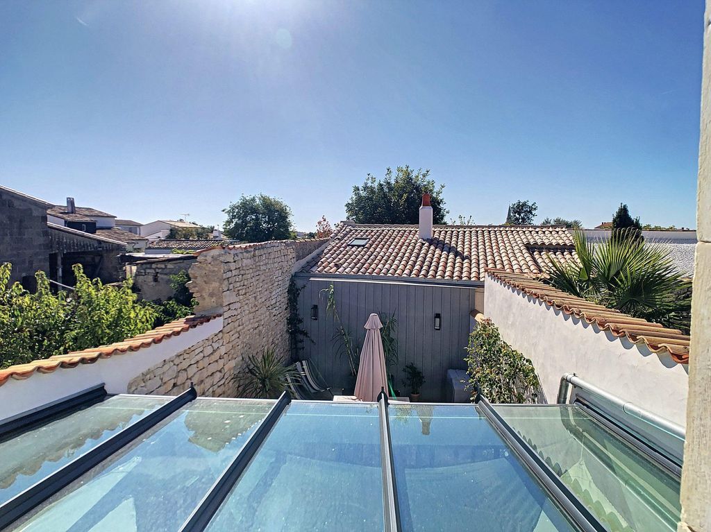 Maison de 4 pièces de luxe en vente à SainteMariedeRé, France