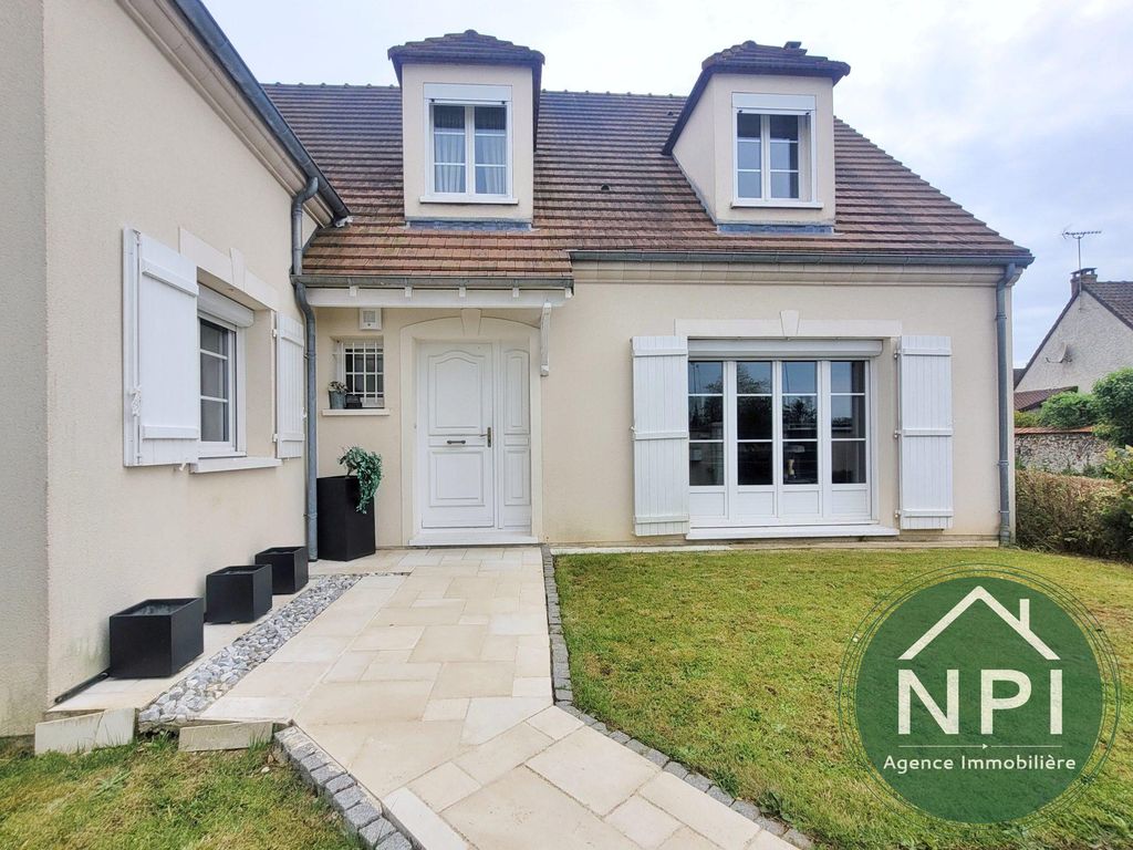 Maison de 5 chambres de luxe en vente à Vaux-le-Pénil, France