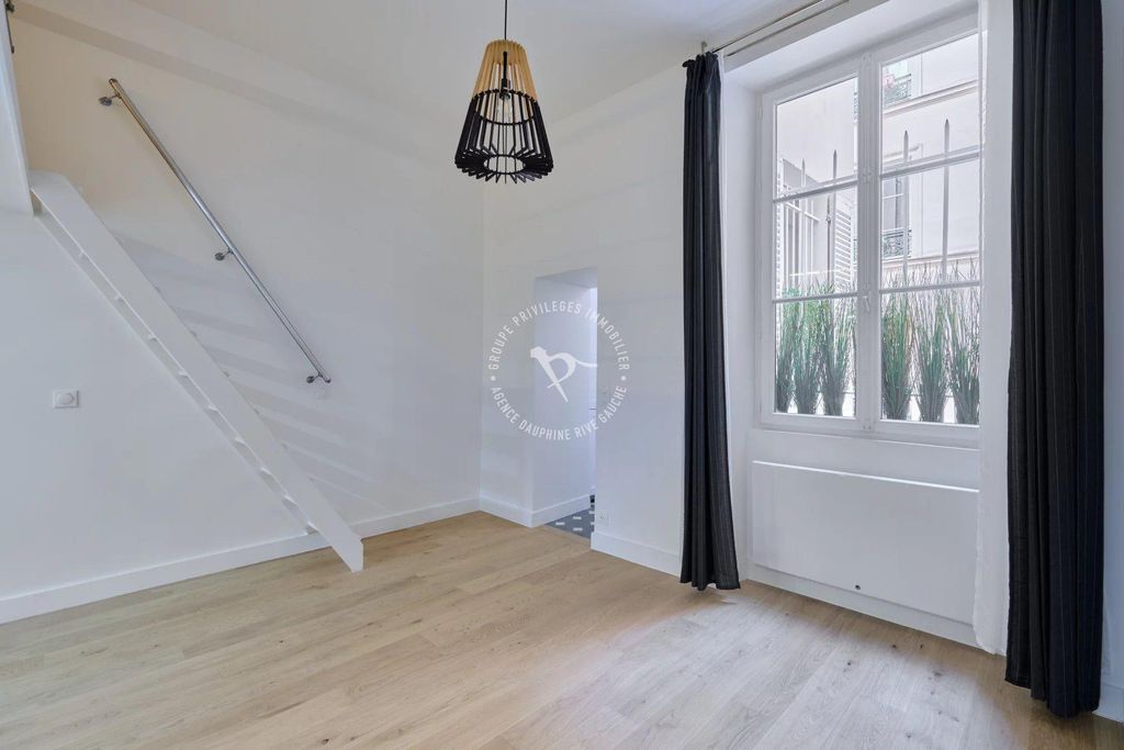 1 room luxury Flat for sale in ChampsElysées, Madeleine, Triangle d’or