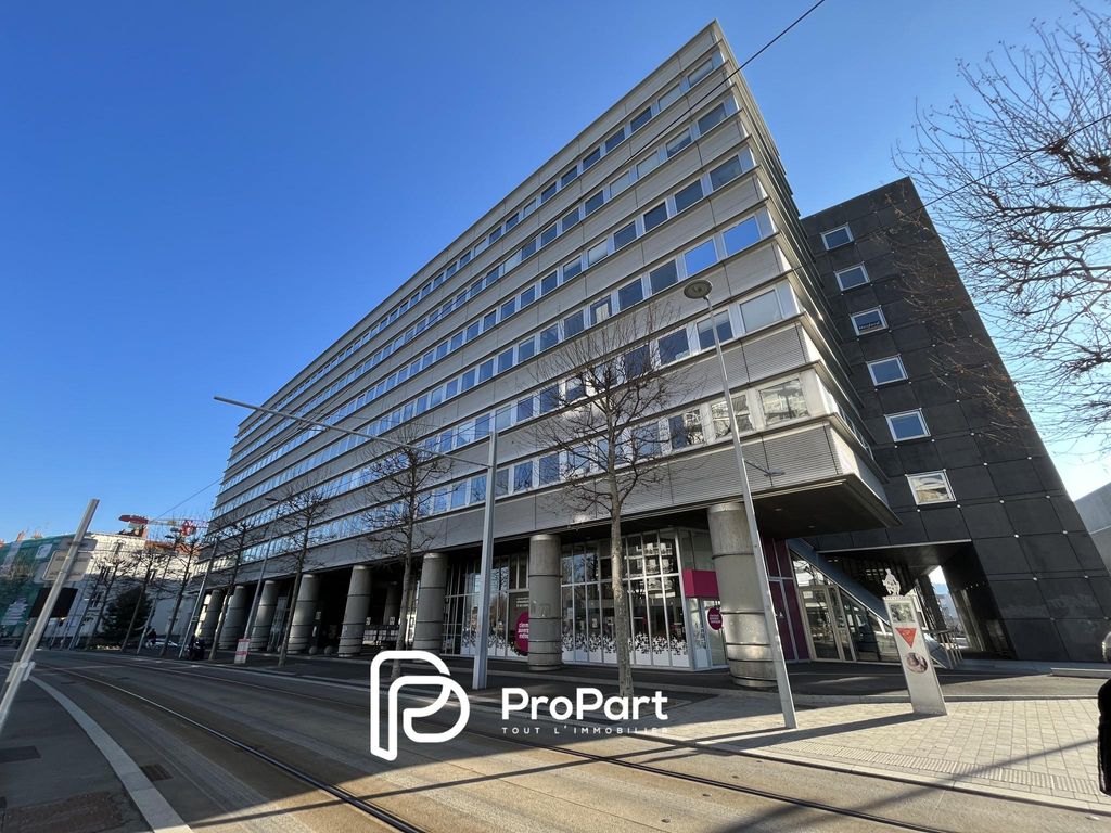 Luxury office for rent, ClermontFerrand, France 119369765