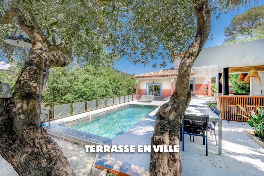Vivienda exclusiva de 190 m2 en venta Hyerès, ProvenzaAlpesCosta Azul