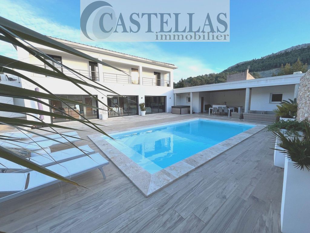 6 Bedroom Luxury House For Sale In Roquefort-la-Bédoule, French Riviera ...