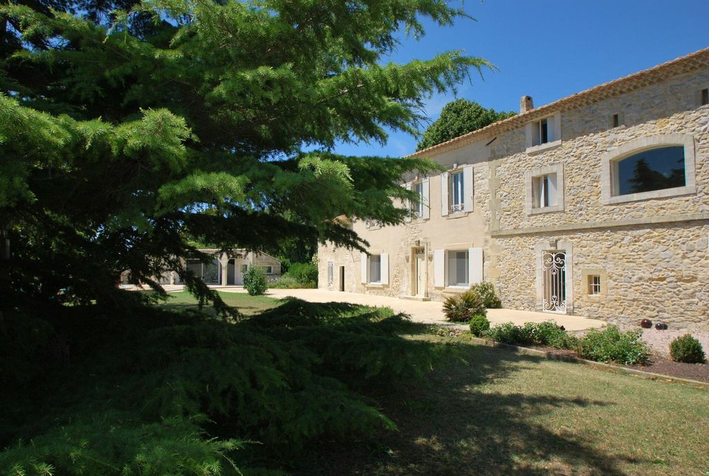 8 room luxury Villa for sale in Arles, France 122739125
