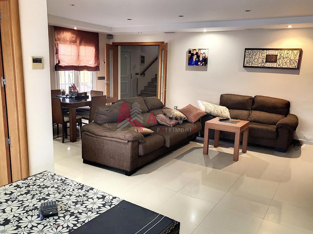 6 room luxury Villa for sale in Roses, Spain 129444502