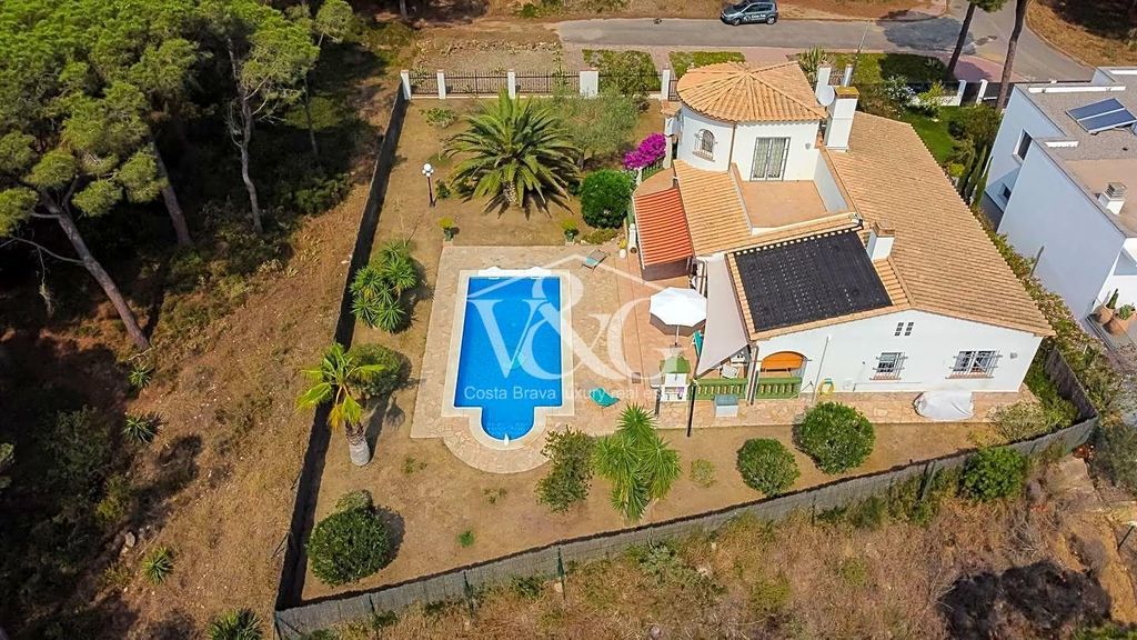 3 room luxury Villa for sale in Pals, Catalonia 129618121