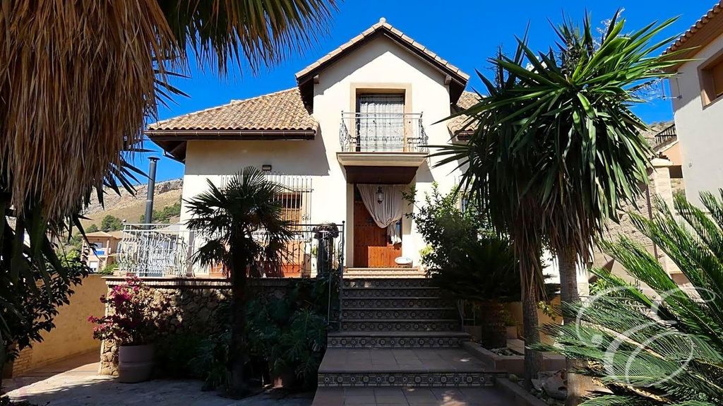 Villa / Chalet de 360 m2 en venta en Loja, España 128125128
