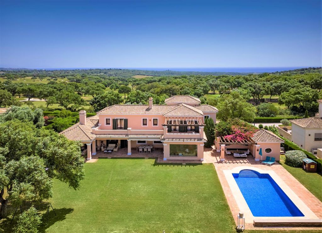 6 bedroom luxury Villa for sale in Sotogrande, Spain 128812531