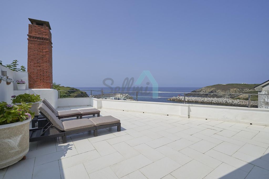 Exclusiva Villa / Chalet de 251 m2 en venta en Puerto de Vega, Asturias