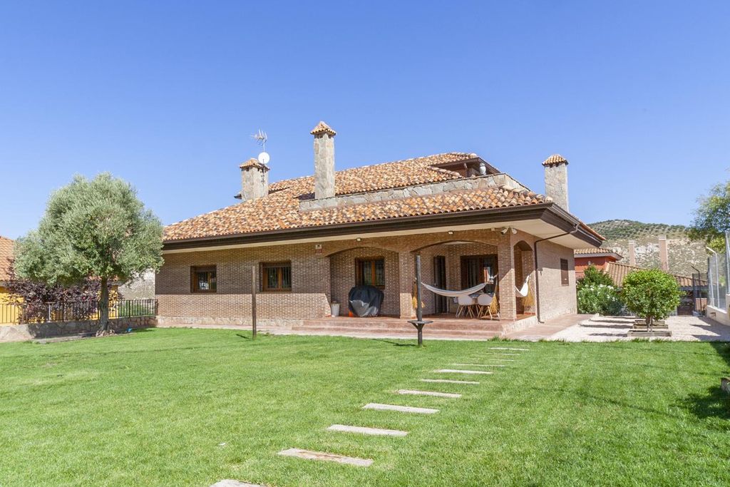 6 room luxury Villa for sale in Valverde de Alcalá, Autonomous Region