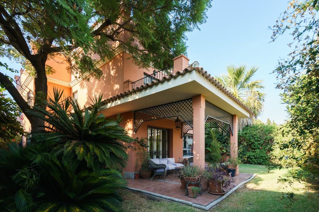 9 room luxury Villa for sale in Seville, Andalusia 121386445