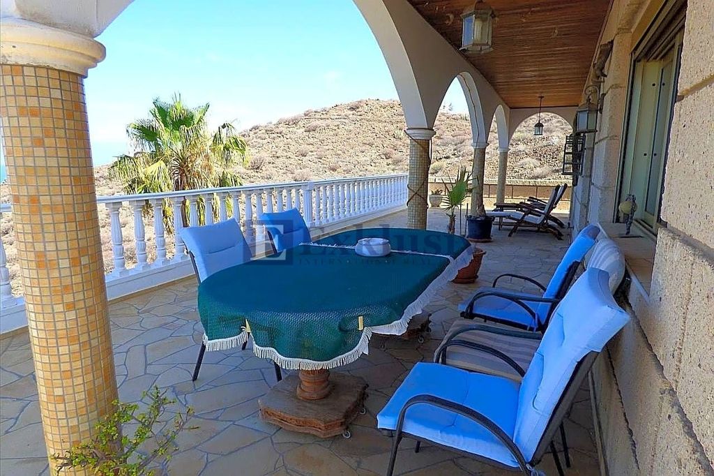 Luxuriöse 6 Schlafzimmer Villa zu verkaufen in Alcalá, Spanien