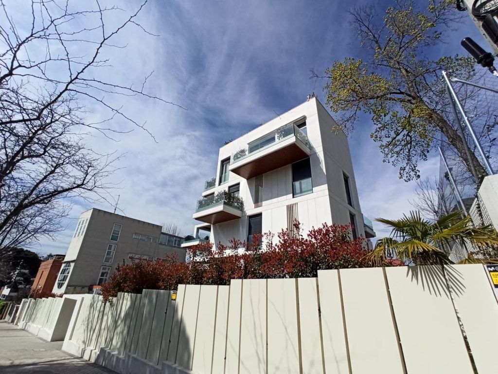 Piso de lujo de 222 m2 en venta en Madrid, Comunidad de Madrid - 130061851  - LuxuryEstate.com